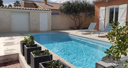 Villa 3 étoiles, 8 places, piscine proche étang et plage, nouvelle sur le site