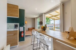 Télévision, table de tennis de table