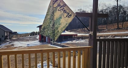 Modern Farmhouse, Country Getaway, Christmas Tree Farm,Beautiful Views & Hot Tub