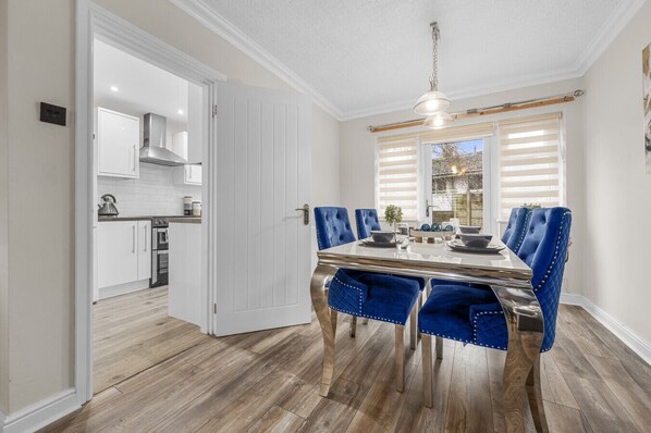 Dining - Comfort Meets Style | 3-Bed MCR Home for 8 Guests! (Manchester)