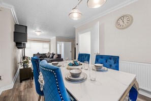 Dining - Comfort Meets Style | 3-Bed MCR Home for 8 Guests! (Manchester)