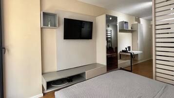 1 chambre, fer et planche à repasser, Wi-Fi, draps fournis