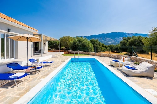 Villa Tania Dio - Two Bedroom Villa, Sleeps 4
