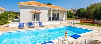 Villa Tania Dio - Two Bedroom Villa, Sleeps 4