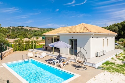 Villa Tania Ena - Two Bedroom Villa, Sleeps 4