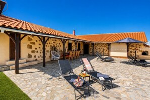 Outdoor dining - Villa Roupes Stone - Three Bedroom Villa, Sleeps 9 (Roupes)