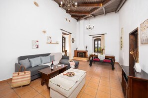 TV, fireplace - Villa Roupes Stone - Three Bedroom Villa, Sleeps 9 (Roupes)