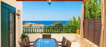 Villa Olive - Four Bedroom Villa, Sleeps 7
