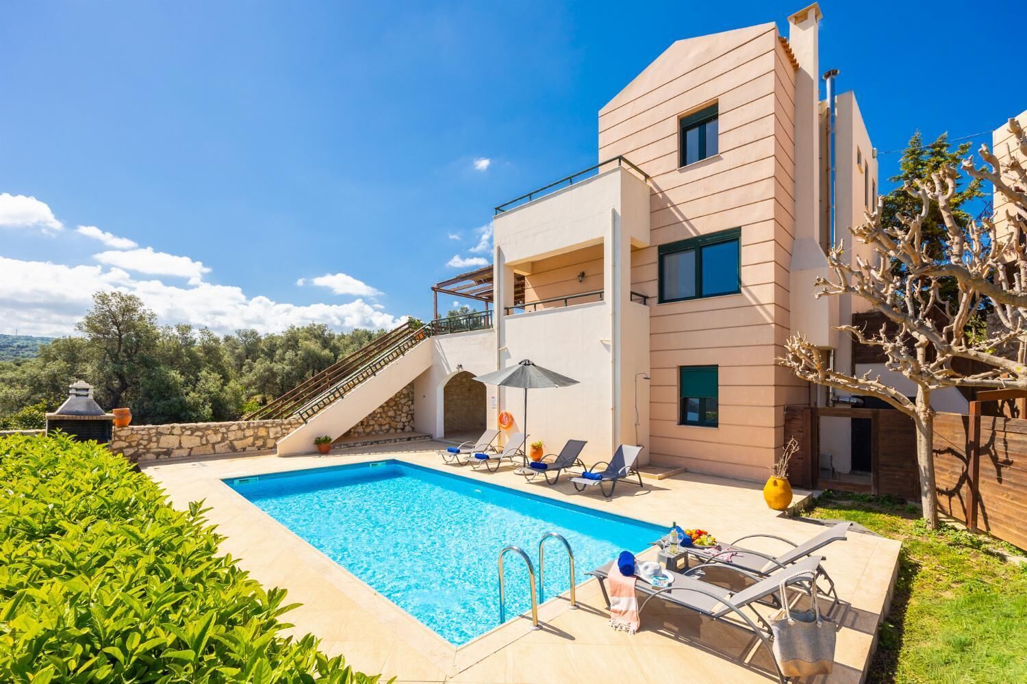 Beautiful villa with private pool and terrace with sea views