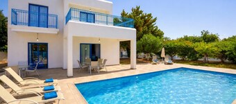 Villa Apollonas - Three Bedroom Villa, Sleeps 7