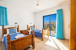 4 chambres, fer et planche à repasser, Wi-Fi, draps fournis