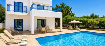 Villa Apollonas - Three Bedroom Villa, Sleeps 7