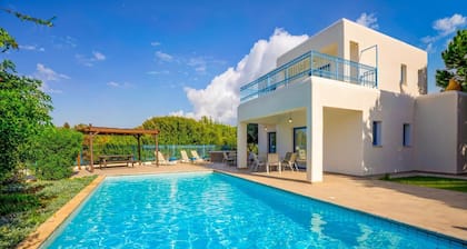 Villa Apollonas - Three Bedroom Villa, Sleeps 7