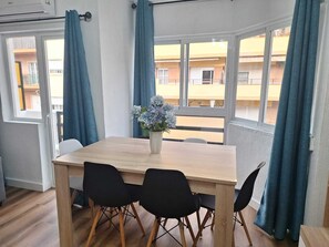 Appartement Confort, non-fumeur, cuisine | Coin séjour