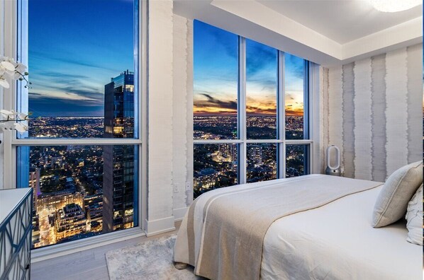 3 Schlafzimmer, Schreibtisch, Bügeleisen/Bügelbrett, WLAN