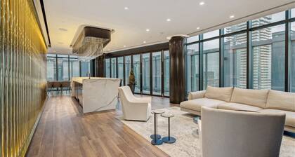 ULTRA LUX YORKVILLE PENTHOUSE COLLECTION - WALK THE BEST OF TORONTO