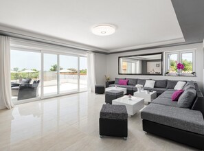 Villa | Living room - Aesthetic Villa With Private Pool (Porec)