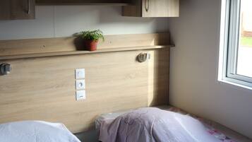 2 bedrooms
