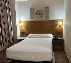 1 bedroom, desk, laptop workspace, free WiFi