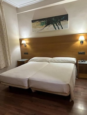 1 bedroom, desk, laptop workspace, free WiFi