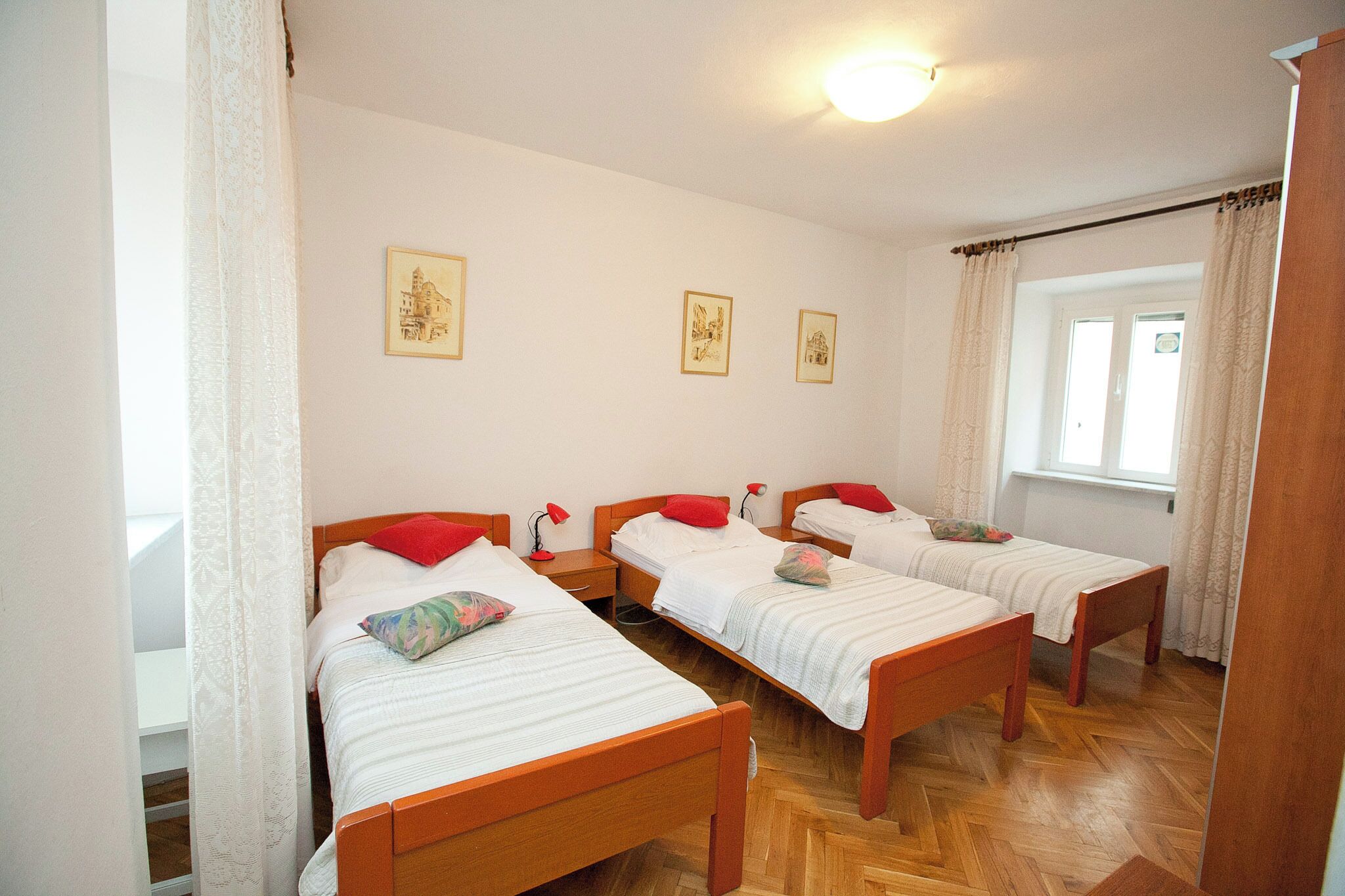 Basic Studio, City View | Free WiFi