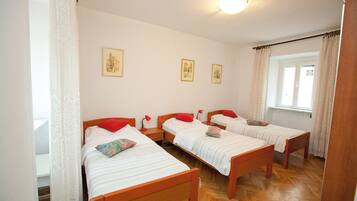 Basic Studio, City View | Free WiFi