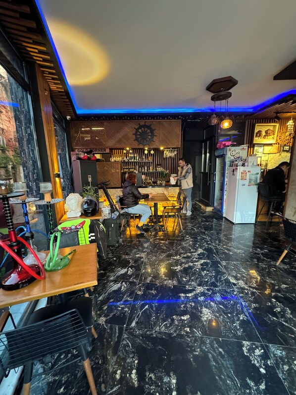 32-inch flat-screen TV with satellite channels, fireplace