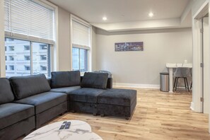 Living area - One Sky Loft (Philadelphia)