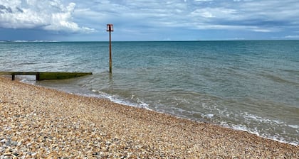 Georgian Coach House in a Prime Location in Deal