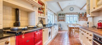 Spacious 5-bedroom home with cinema room, Aga kitchen & forest walks