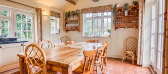 Spacious 5-bedroom home with cinema room, Aga kitchen & forest walks