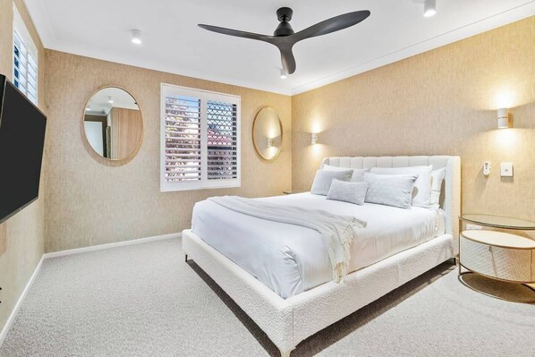 3 bedrooms, desk, iron/ironing board, WiFi
