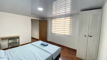 4 bedrooms, WiFi, bed sheets