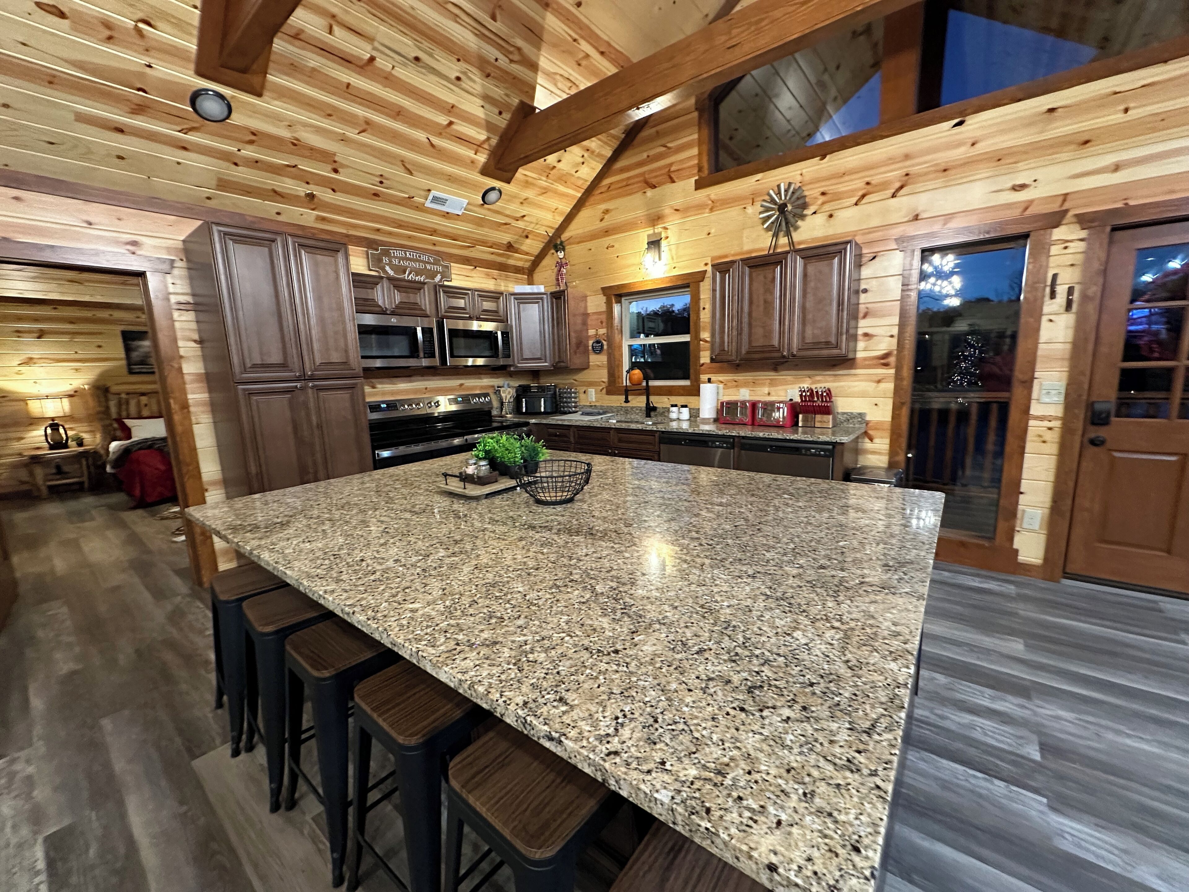 Frigorífic, microones, forn i placa de cuina 