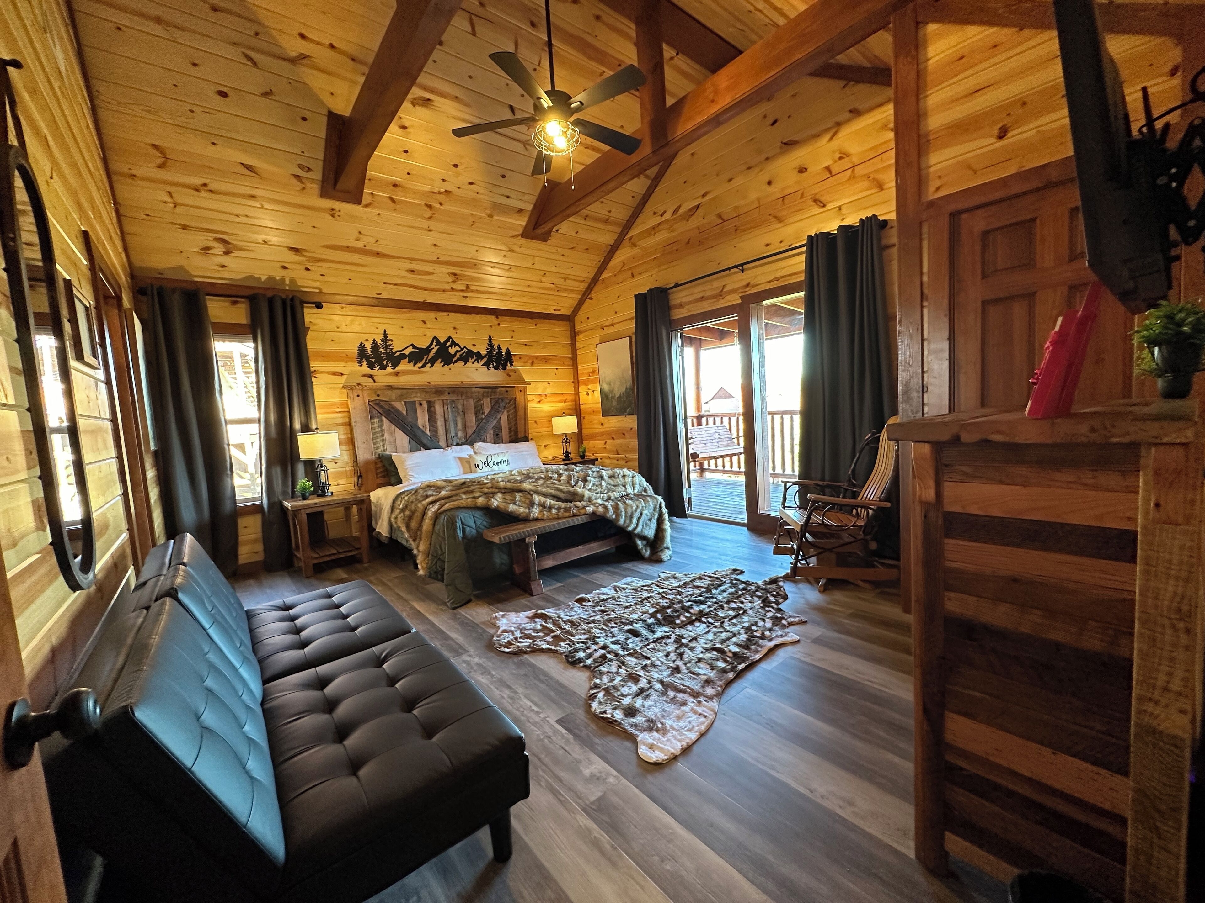 8 habitaciones, escritorio y tabla de planchar con plancha 