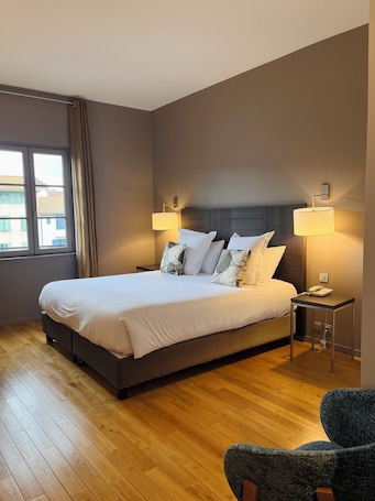 1 habitación, cortinas blackout y sistema de insonorización