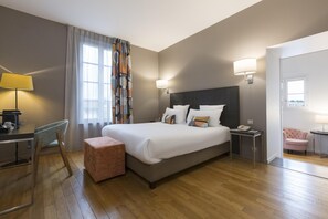 Suite – junior, 1 queensize-seng, ikke-røyk, elveutsikt (Twin bed on request) | Sengetøy av topp kvalitet, blendingsgardiner og lydisolert