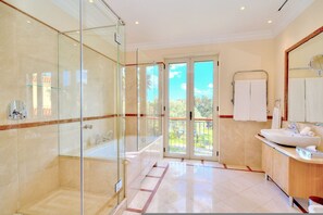 Biệt thự, hút thuốc | 3 phòng ngủ 
