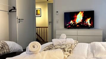 4 Schlafzimmer, Schreibtisch, Bügeleisen/Bügelbrett, Reisekinderbett