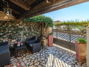 House | Balcony