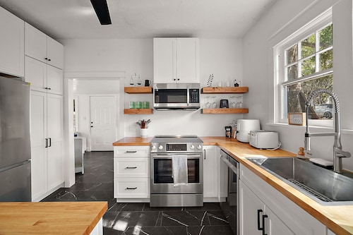 ONLY 1 MIN WALK TO DOWNTOWN MOUNT DORA