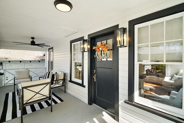 Terrace/patio - ONLY 1 MIN WALK TO DOWNTOWN MOUNT DORA (Mount Dora)