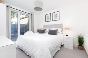 1 soverom, skrivebord, strykejern/-brett og wi-fi