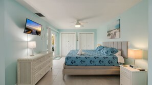 4 bedrooms, desk, iron/ironing board, free WiFi