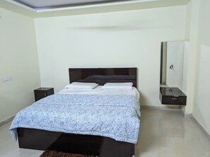 3 Schlafzimmer, Bügeleisen/Bügelbrett, Reisekinderbett, WLAN