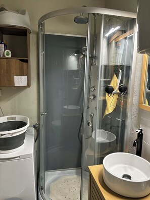 Een douche, een haardroger