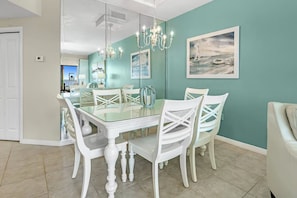 Condo, Plusieurs lits (The Palms West 813) | Restauration