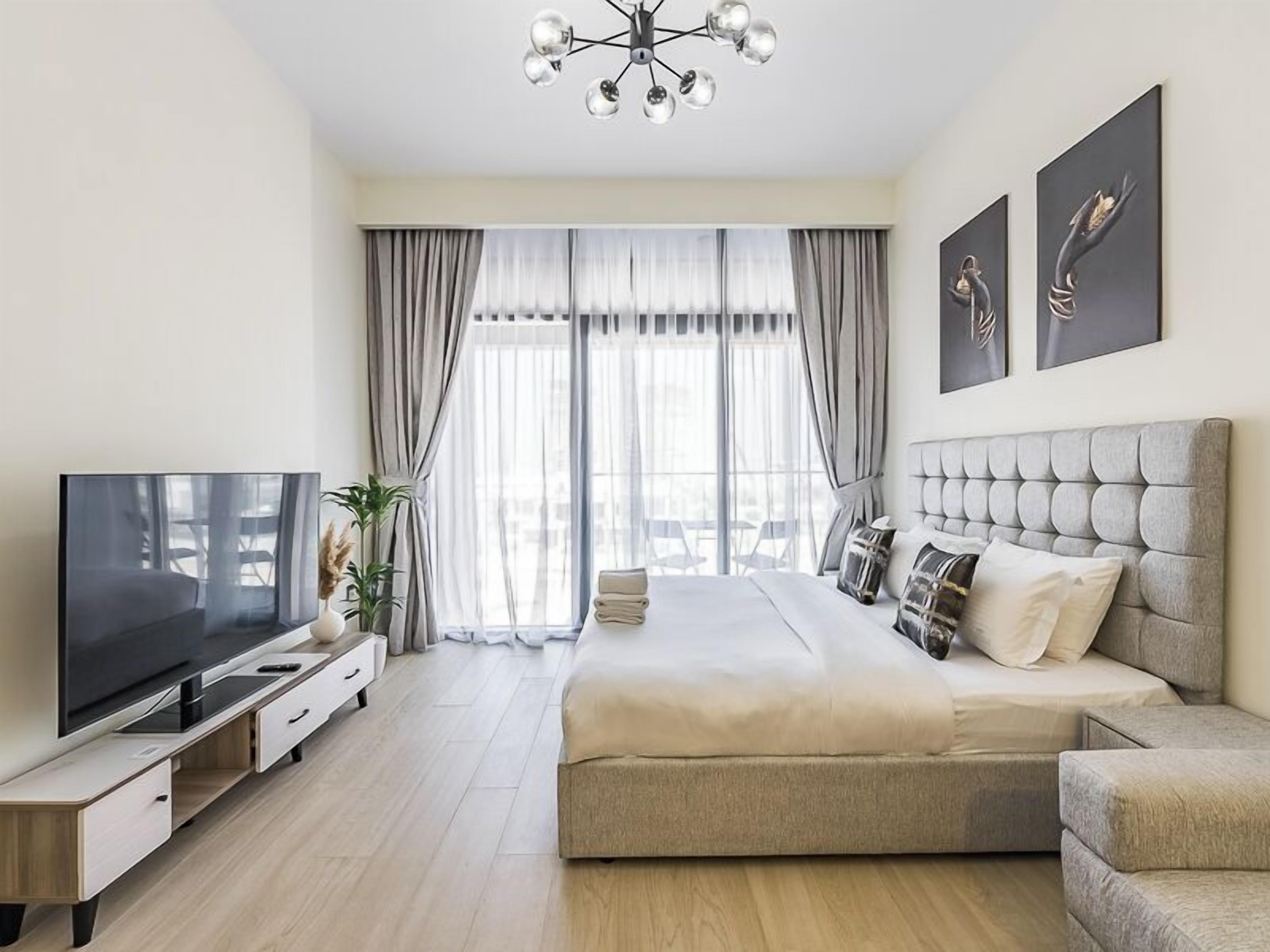 Deluxe Studio, City View | In-room safe, free WiFi