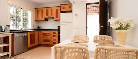 Hus | Eget kjøkken | Kjøleskap, ovn og kjøkkenutstyr