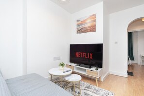 2 Schlafzimmer, Bügeleisen/Bügelbrett, Bettwäsche